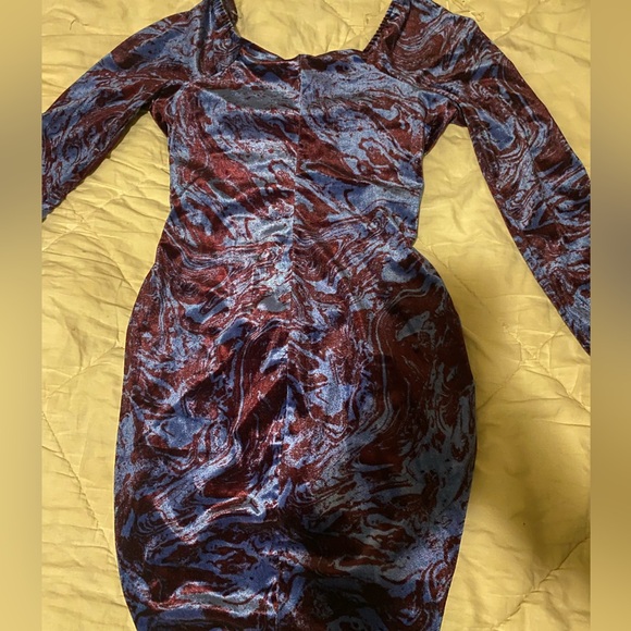 Velvet type material drawstring ruched adjustable dress - Picture 4 of 6